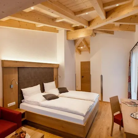 Dorfstube Hotel Holzgau