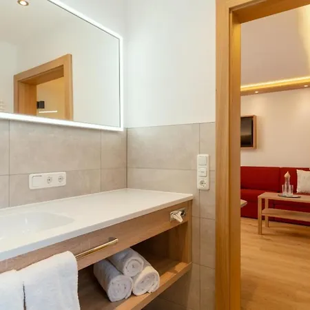 Dorfstube הולצגאו