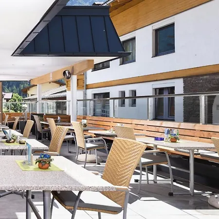 Hotell Dorfstube Holzgau